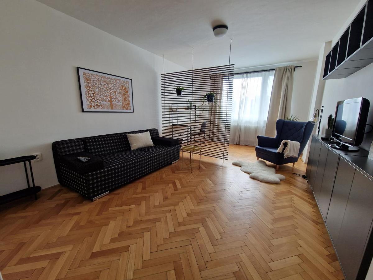 Pelclova Apartment Ostrava Exterior photo
